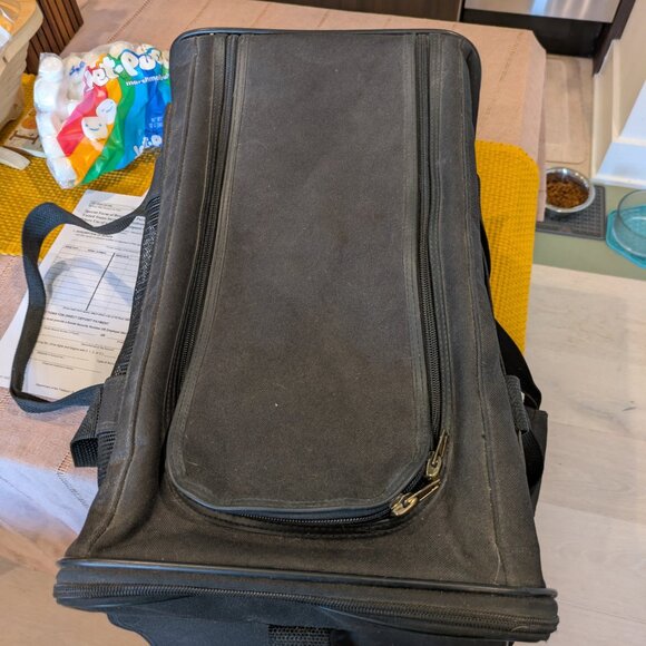 Delta Deluxe Pet Carrier by Sherpa - Picture 6 of 9